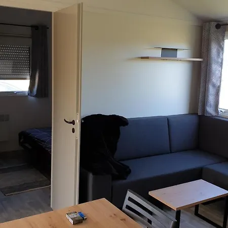 Campsite Mobil Camping Pins Maritimes *